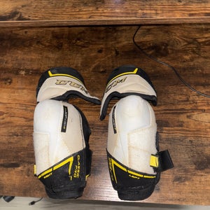 Junior Large CCM Tacks Pro Elbow Pads (Used)