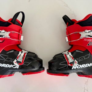 17.5 Kid's Nordica Ski Boots (Used)
