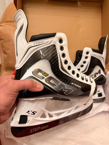 Limited Release CCM JetSpeed FT8 Pro White Out Hockey Skates Regular Width 6.5 (New)