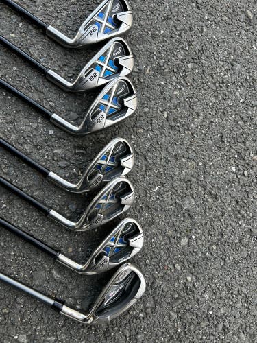 Men's Callaway Right Handed Iron Set Regular Flex 7 Pieces Graphite Shaft (Used)