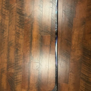 Senior Bauer Vapor Flylite Right Handed Hockey Stick P28 87 Flex (New)