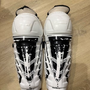 Youth CCM LTP 10" Shin Pads (Used)