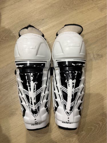 Youth CCM LTP 10" Shin Pads (Used)