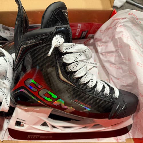 2025 CCM JetSpeed FT8 Pro Hockey Skates Regular Width Pro Stock Size 6 (New)