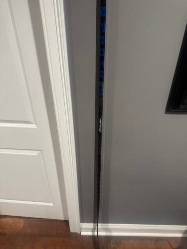 Senior Bauer Proto-R Right Handed Hockey Stick P28M 87 Flex (New)