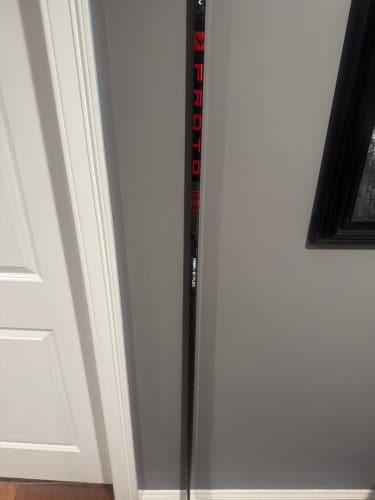Senior Bauer Proto-R Right Handed Hockey Stick P28M 87 Flex (New)