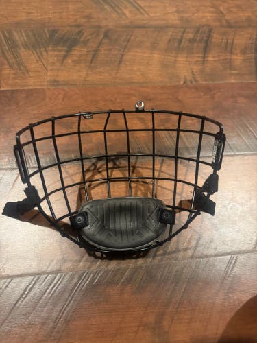 Medium Bauer Profile II Facemask Full Cage (Used)