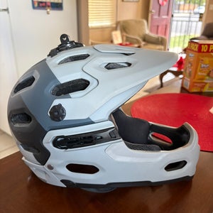 Bell Adult Super 3R MIPS Bike Helmet (Used)