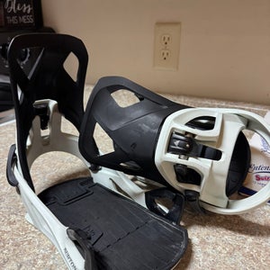 Used Burton Step On in Snowboard Bindings | Men's Small 6-8