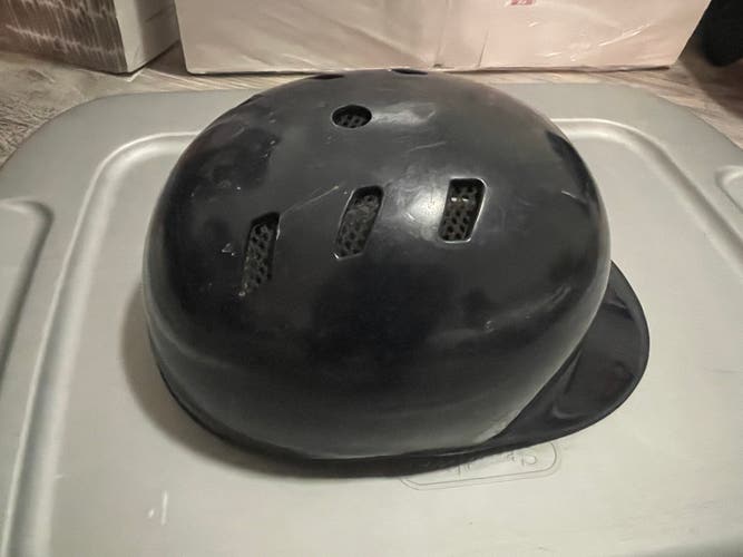Large Schutt base coach Helmet (Used)