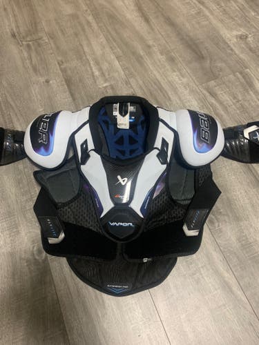 LIKE NEW  Large Intermediate Bauer Vapor Flylite Shoulder Pads (Used)