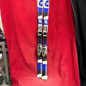 Skis: Rossignol Scan junior downhill skis, 140cm. Bindings: Rossignol, binding Range: 261-327mm.