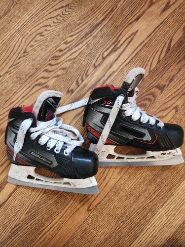 Used Bauer Vapor X2.7 Youth 12.0 D - R Regular Goalie Skates