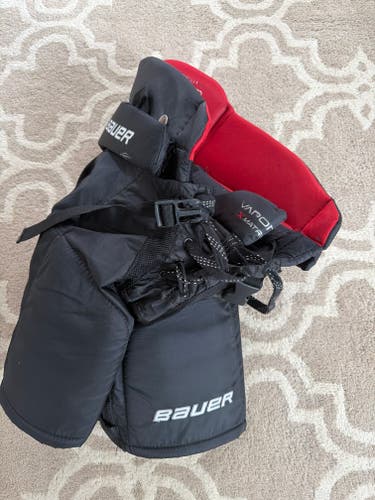 Junior Small Bauer Vapor Matrix Hockey Pants (Used)