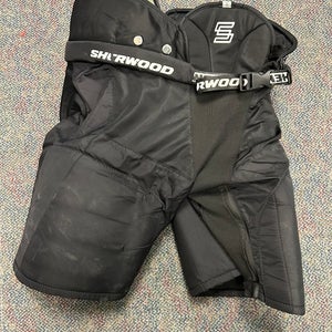Sher-Wood Rekker RE2 Hockey Pants | Senior Medium