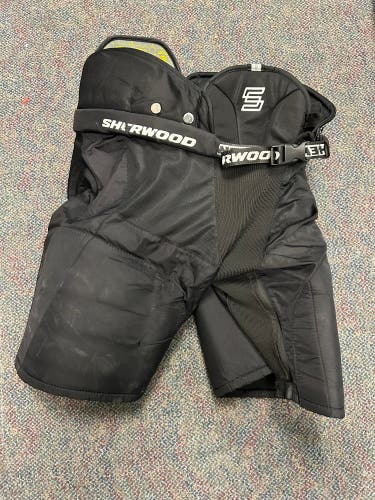 Sher-Wood Rekker RE2 Hockey Pants | Senior Medium