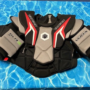 Junior Medium Vaughn SLR3 Goalie Chest Protector (Used)