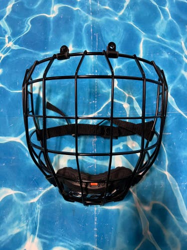 Large Senior CCM FM780 Cages, Visors & Shields (Used)