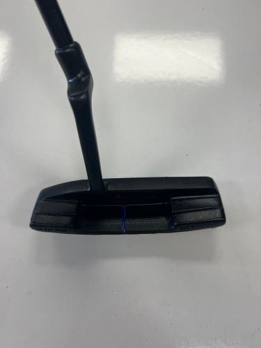 Black Blade Right Handed Waffle Head Putter 35" (Used)