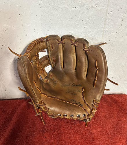 Vintage Hank Aaron Macgregor 844 baseball glove