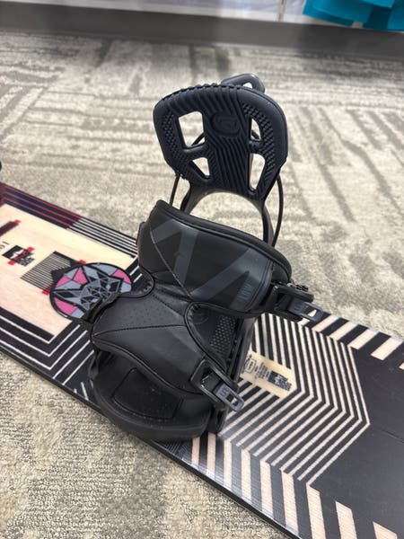 2020 Rome Agent Snowboard With Large Flow Fuse Bindings 151 cm