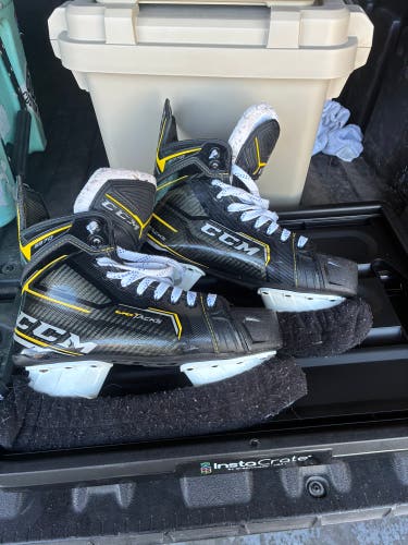 2020 CCM Super Tacks 9370 Hockey Skates Regular Width 7.5 (Used)
