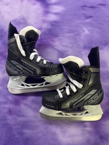 Youth CCM AS-550 Hockey Skates 10 (Used)