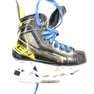 Used CCM SUPER TACKS 9370 Junior Hockey Skate Junior 02.5 11860-S000303905