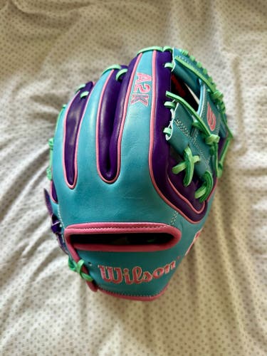 2025 Wilson A2K 1720 11.5" Glove of the Month October GOTM WBW104220115 Baseball Glove 11.5" (New)