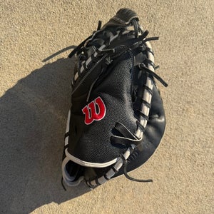 2022 Wilson A2000 RH Catcher's Baseball Glove 33.5" (Used)
