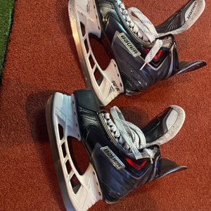 Pro Stock Bauer Vapor APX2 Hockey skates. 7 DA mint condition
