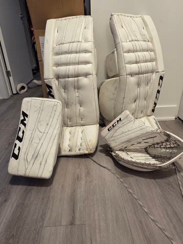 33" CCM Extreme Flex II 860 Regular Goalie Full Set (Used)