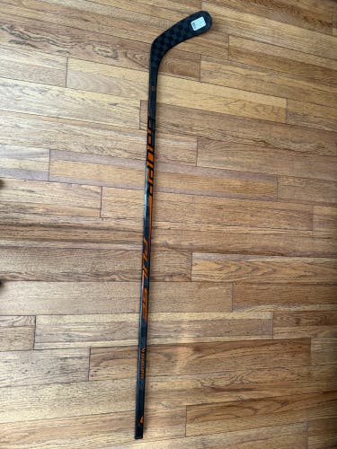 Intermediate Bauer Pulse Right Handed Hockey Stick P92 65 Flex (New)