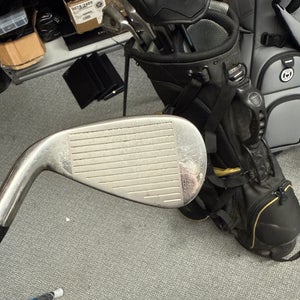 Men's 4 iron Nike Vrs Right Handed Regular Flex Steel Shaft (Used)