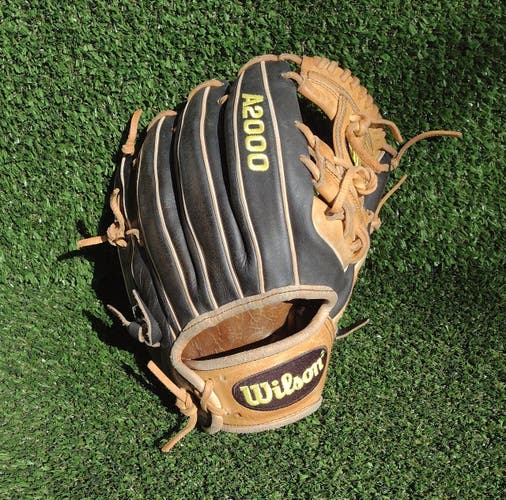 2023 Wilson RH Infield A2000 1786 Baseball Glove 11.5" (Used)