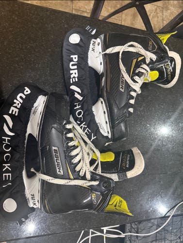 Bauer Supreme S29 Hockey Skates