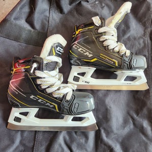 CCM Super Tacks 9380 Hockey Goalie Skates Regular Width Size 1 (Used)