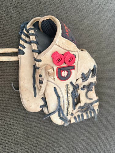 Next Play RH Baseball Glove 11" (Used)
