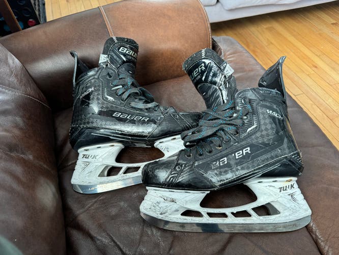 Bauer Supreme Mach Hockey Skates 7.5 (Used)