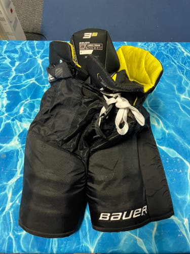 Junior Large Bauer Supreme 3S Hockey Pants (Used)