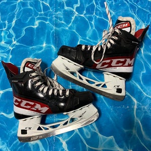 Intermediate CCM JetSpeed FT4 Hockey Skates Regular Width Size 5.5 (Used)