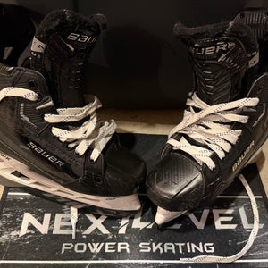 2022 Bauer Supreme Mach Hockey Skates Size 4 (Used)