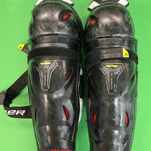 Bauer Vapor Hyperlite Shin Pads | 14” | Left knee damage