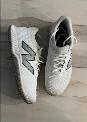 White Men's Size M 10.5 (W 11.5) New Balance 4040v7 Turf Cleats (Used) Baseball