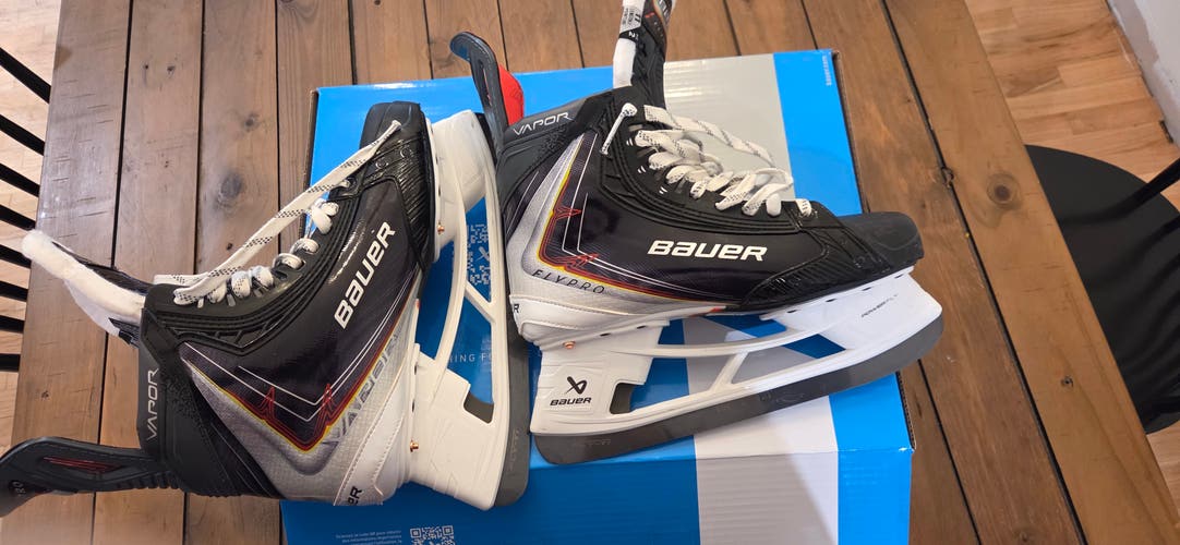 2025 Bauer Vapor Flypro Hockey Skates Regular Width 11