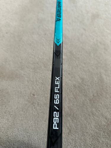Intermediate Bauer Pulse Right Handed Hockey Stick P92 65 Flex (Used)