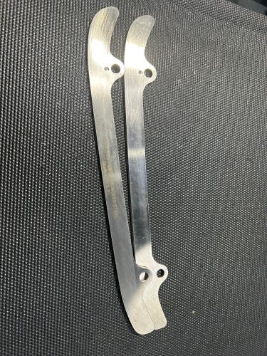 Easton Quiver Runner Size 6/6.5 (New)