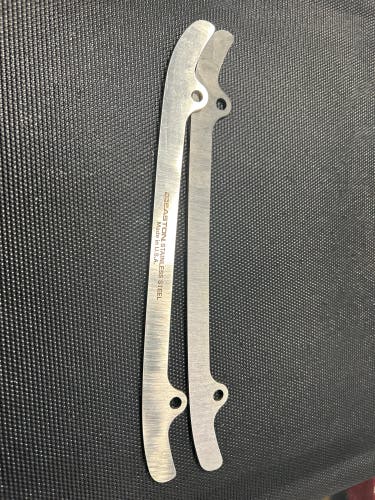 Easton Quiver Runner Size 8/8.5 (New)