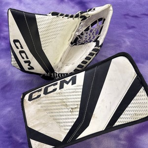 White Youth CCM YTFlex 3 Goalie Gloves & Blockers Regular (Used)