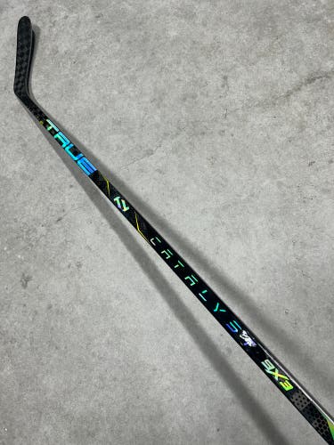 85 Flex P28 Senior True Catalyst 9x3 Right Hand Hockey Stick Pro Stock (New)